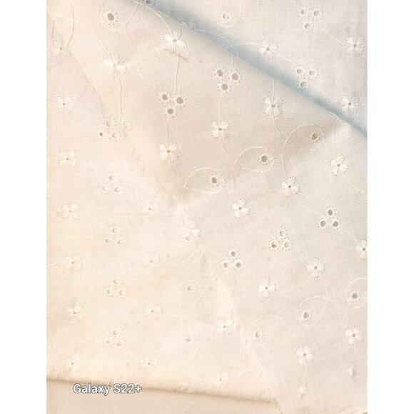 White Embroidered Eyelet Fabric 1 Yard Cotton Floral Pattern Sewing Crafting Ma - Picture 8 of 8